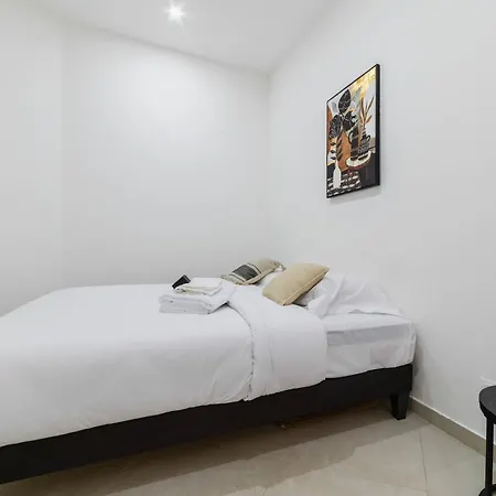 Appartement Metro Jaures Tout Equipe - Paris 19 - 4P - Flat-Guest Apartment *