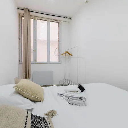 Appartement Metro Jaures Tout Equipe - Paris 19 - 4P - Flat-Guest Apartment